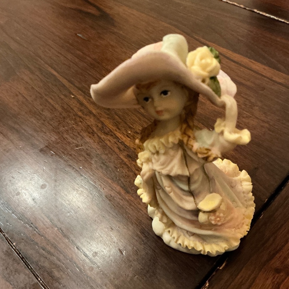 Ceramic decor — young French lady